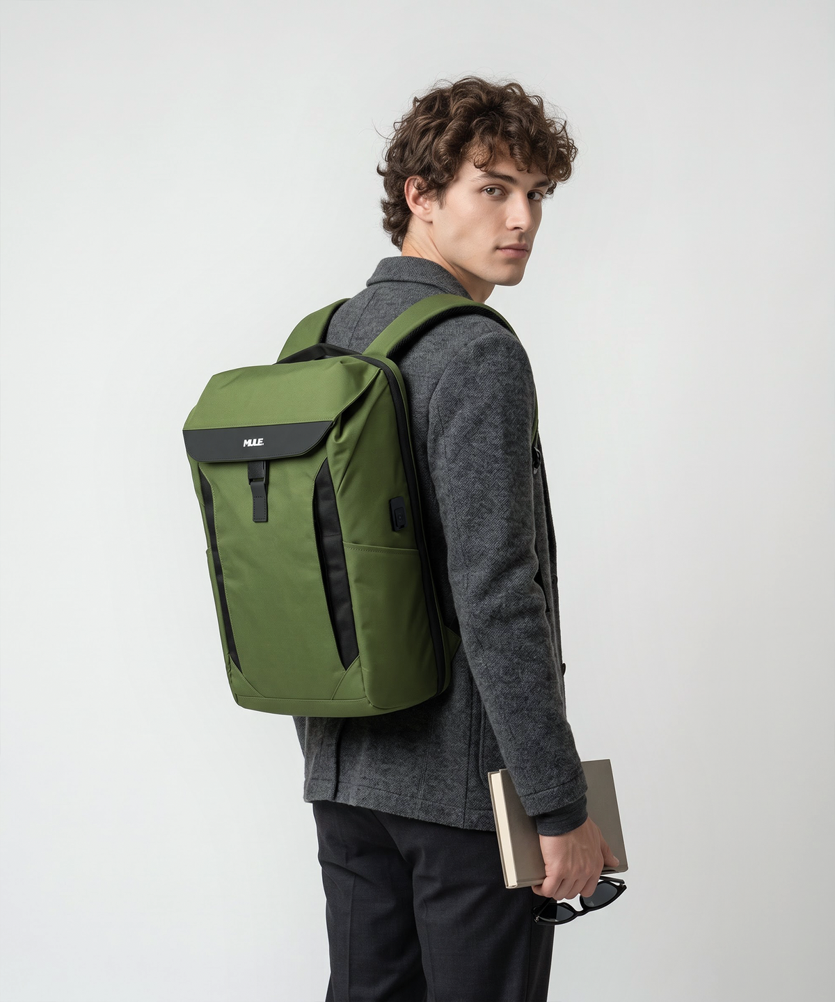 kepler everyday travel backpack black