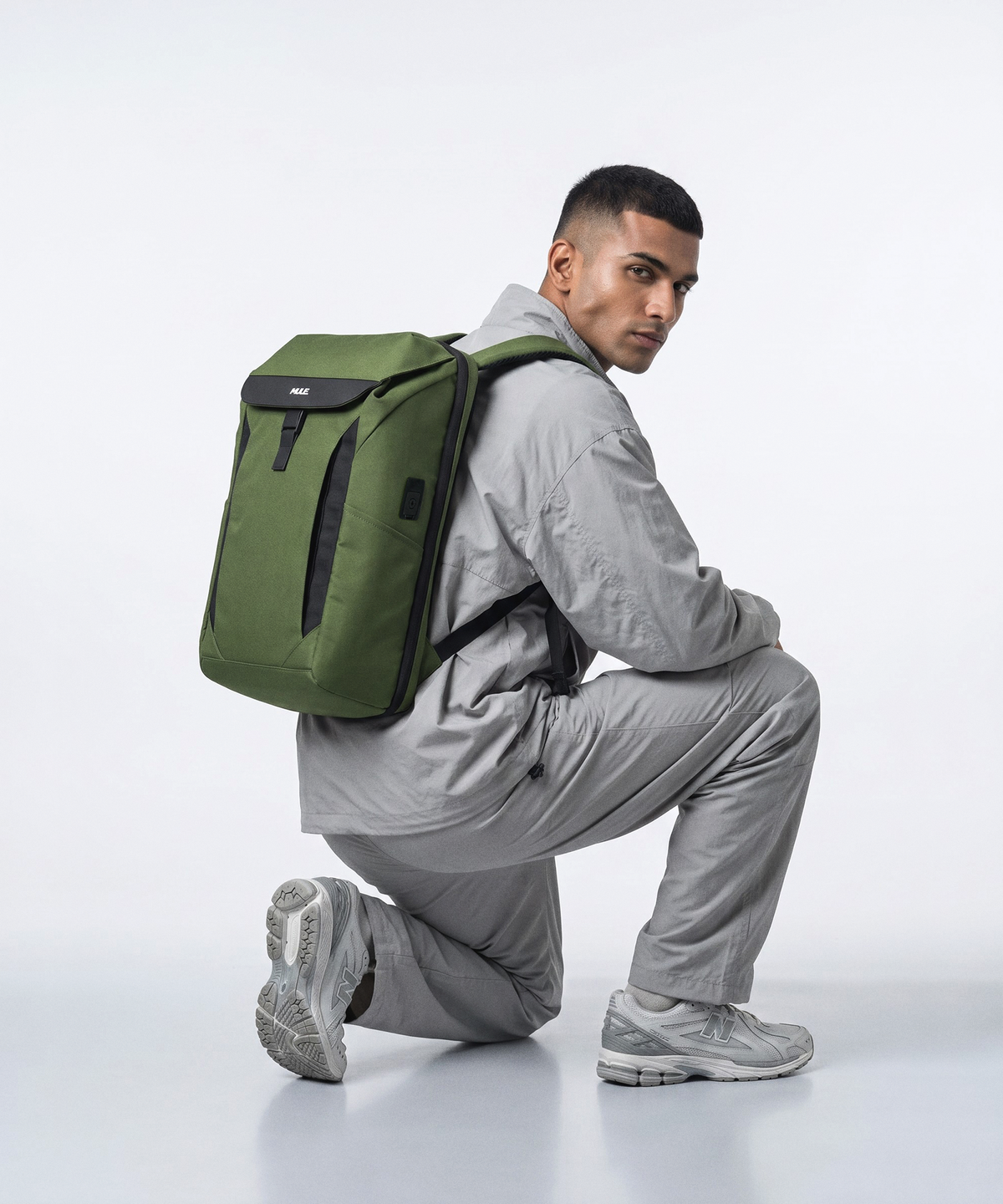 kepler everyday travel backpack black