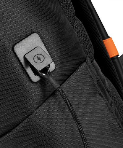 Binary_Travel_Backpack_with_USB fast charging