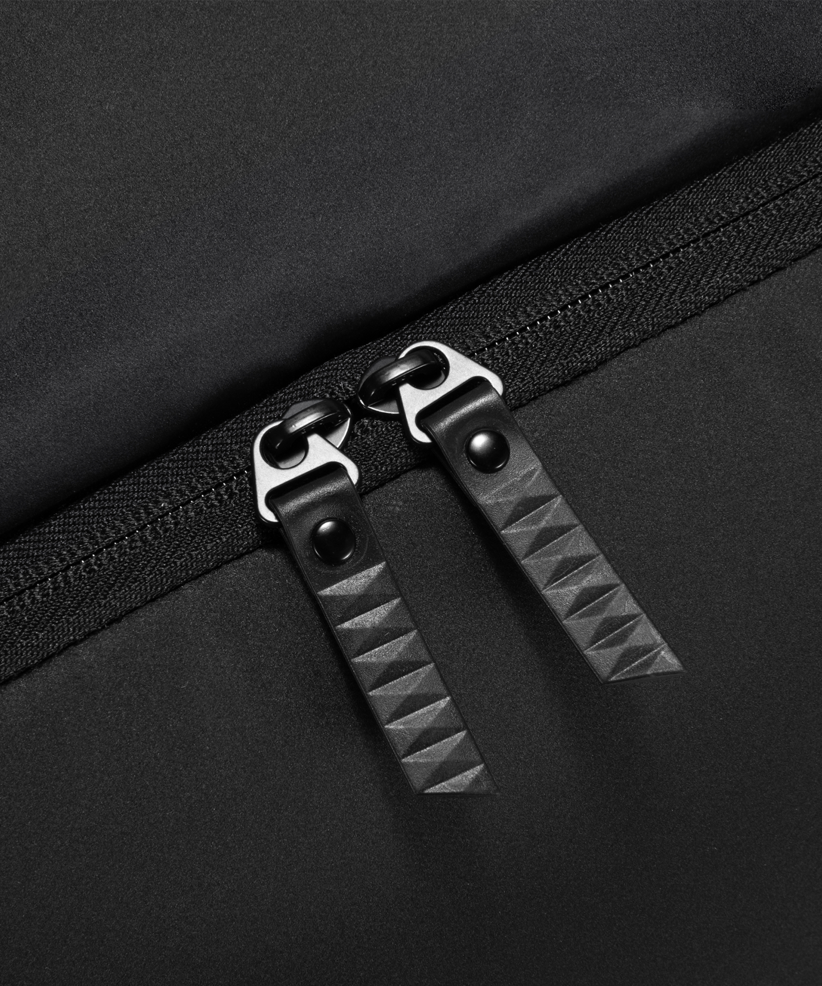 Mule hatch backpack zipper 