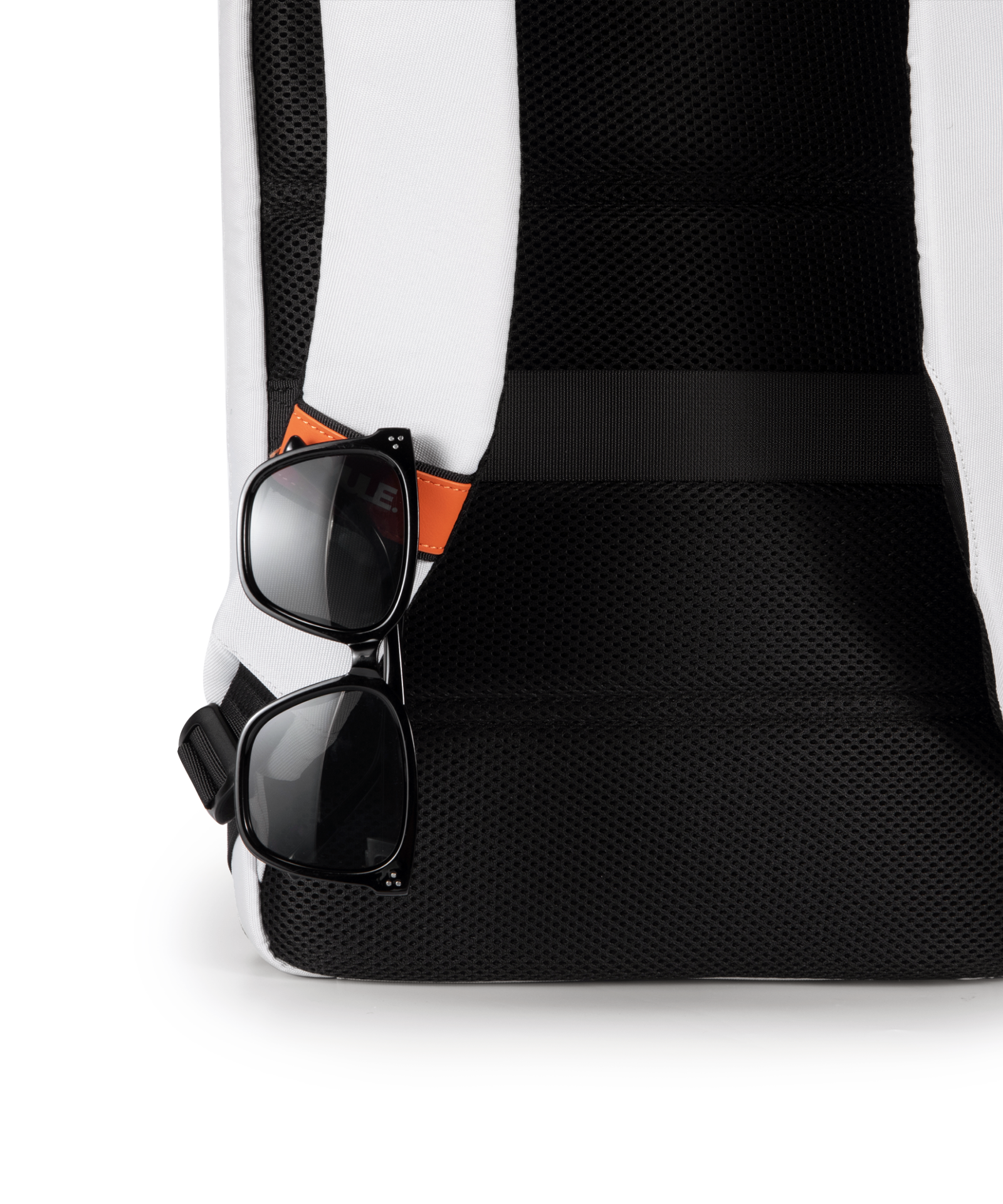 best tech backpack for travel