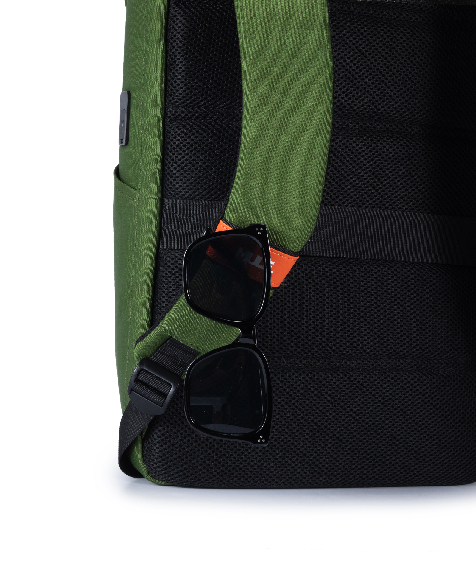 large laptop backpack for men and women